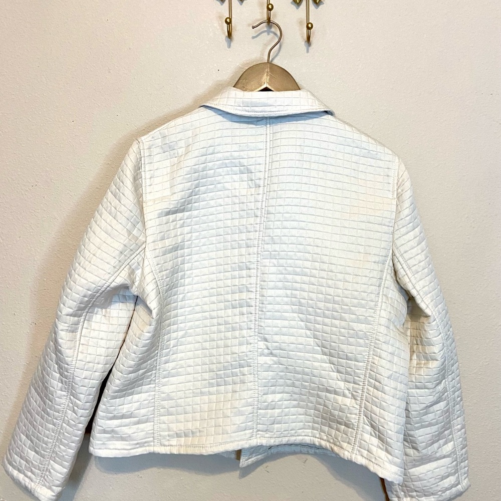 Harve Benard White Utility Jacket with Textured Design - Picture 6 of 6